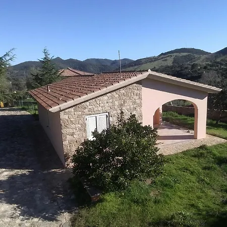 Maison d'hôtes Schifoni House