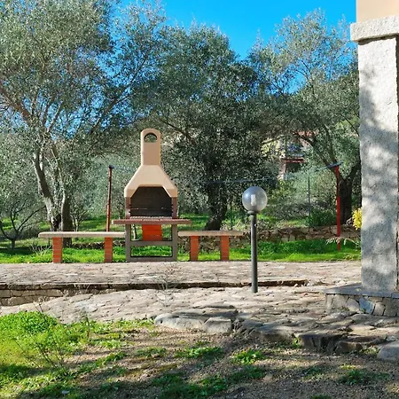 Schifoni House